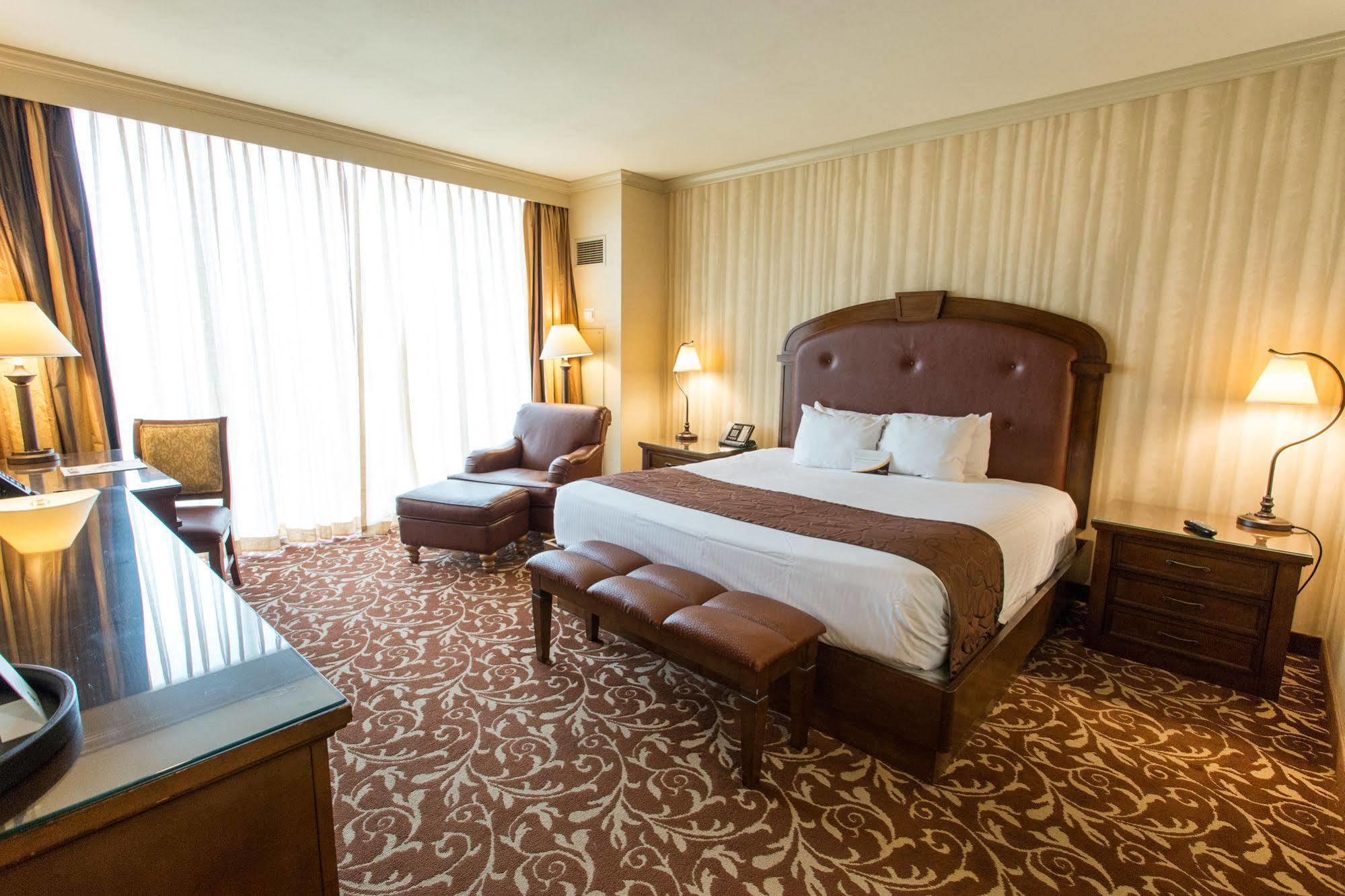 Argosy Casino Hotel & Spa Riverside Ngoại thất bức ảnh