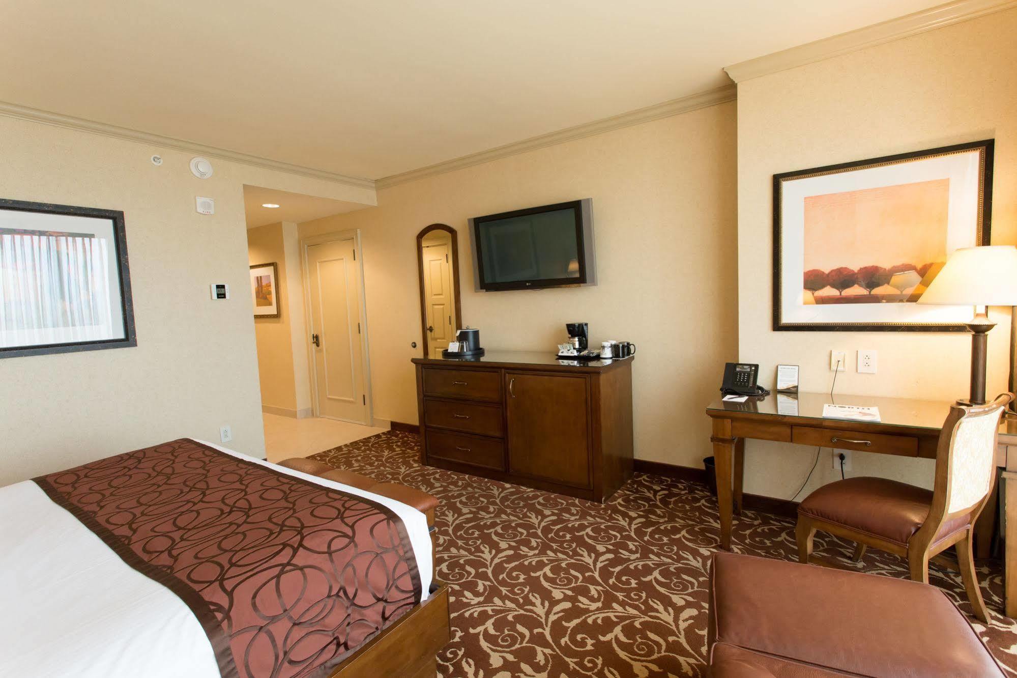 Argosy Casino Hotel & Spa Riverside Ngoại thất bức ảnh